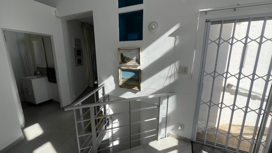 3 Bedroom Property for Sale in Wavecrest Eastern Cape